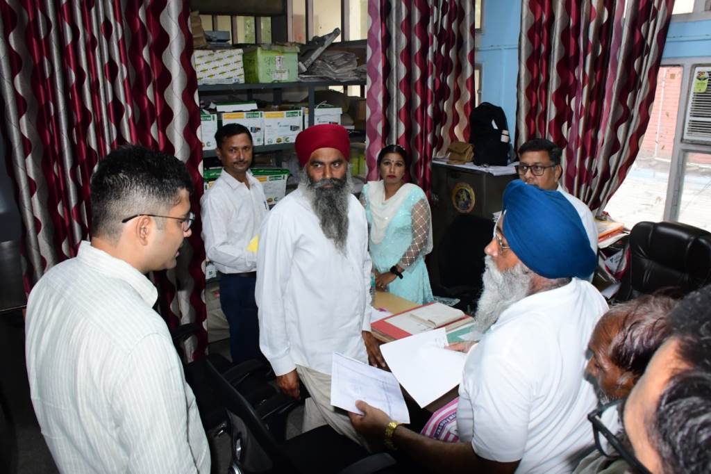 Negligence in duty will not be tolerated issue notices to 8 employees absent without prior intimation DC